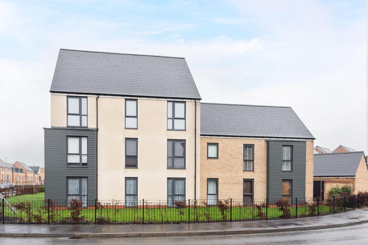 Two Bedroom Apartment - Milton Keynes By Aryas Properties Broughton  Екстер'єр фото